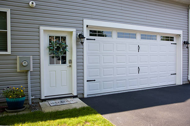 24/7 Emergency Garage Door Panel Replacement experts in Fair Oaks Ranch, TX